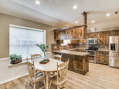 2111 Pecan St, Bonham, TX 75418 - photo 6