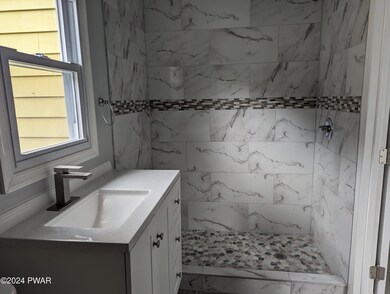 112 River Rd unit B, Millrift, PA 18340 - photo 6