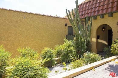 1735 N Dillon St, Los Angeles, CA 90026 - photo 2