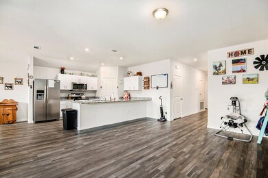 917 Avagail Ave, Springtown, TX 76082 - photo 6