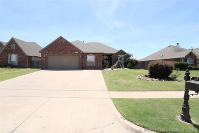 1601 W Vicksburg St, Broken Arrow, OK 74011 - photo 2