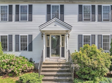 8 Adelaide Cir, Worcester, MA 01606 - photo 4