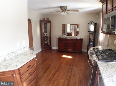 3329 Acton Rd, Parkville, MD 21234 - photo 5