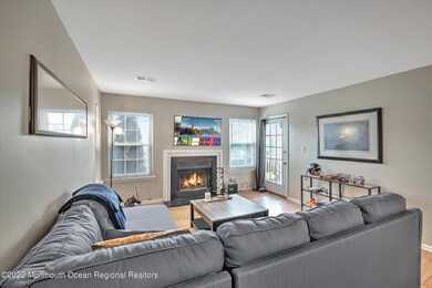 05-LIVING ROOM