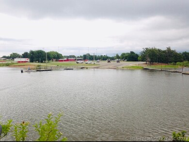 Located across from Crowder Boat Landing and Park