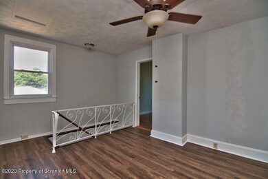 1122 Farber Ct, Scranton, PA 18510 - photo 6