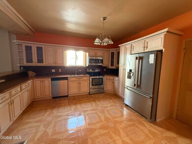 1017 Hegeman St unit 1st Floor, Schenectady, NY 12306 - photo 4