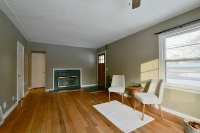 114 E Sugnet Rd, Midland, MI 48642 - photo 3