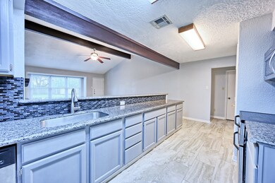 16435 Bougainvilla Ln, Friendswood, TX 77546 - photo 6