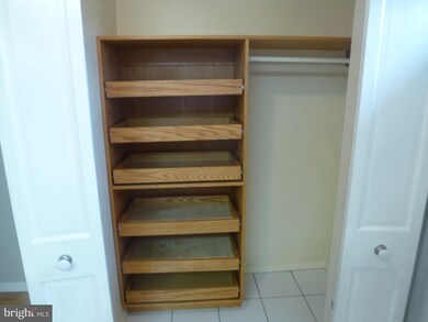 6023 Rowanberry Dr, Elkridge, MD 21075 - photo 3