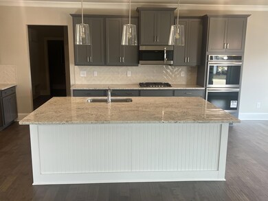 Kitchen w/ Island