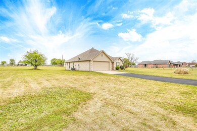 114 Savannah Dr, Weatherford, TX 76087 - photo 2