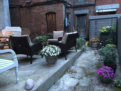 186 Salem St unit 1, Boston, MA 02113 - photo 2