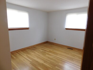 1136 Holly Hill Dr, Columbus, OH 43228 - photo 7