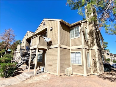 2727 Aarondavid Dr, Las Vegas, NV 89121 - photo 2