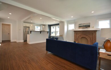 Living Room (4)
