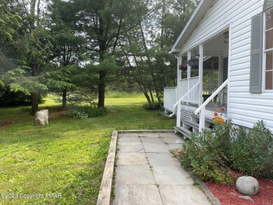 104 Tekiri Ln, Long Pond, PA 18334 - photo 4