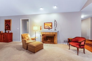 1372 Shire Cir unit 26, Inverness, IL 60067 - photo 5