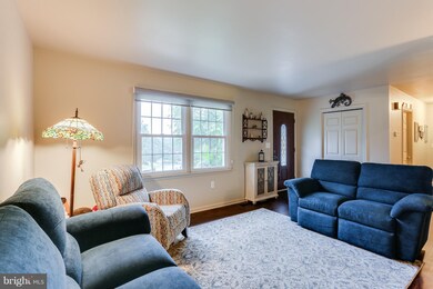 6209 Frontier Ct, Sykesville, MD 21784 - photo 3