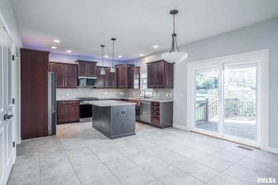 4084 Lilly Ct, Bettendorf, IA 52722 - photo 6