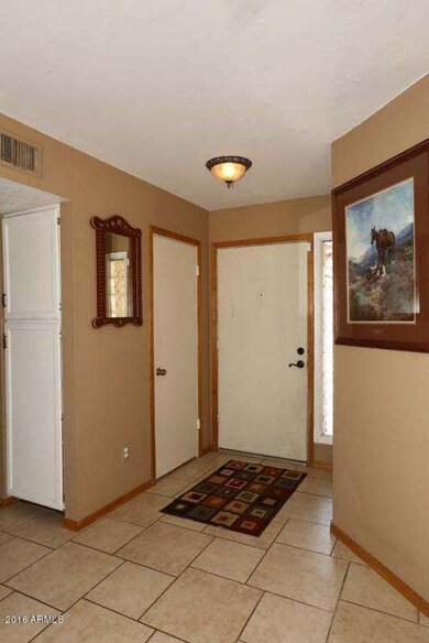Foyer-2