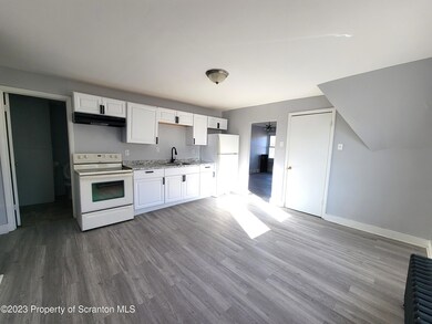 922 S Webster Ave, Scranton, PA 18505 - photo 3