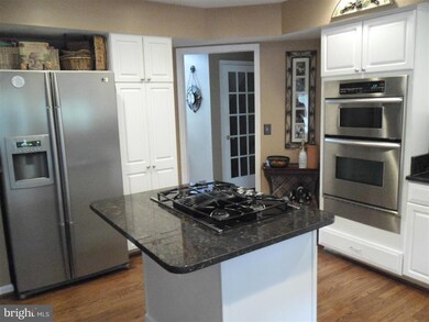 423 Hawkridge Ln, Sykesville, MD 21784 - photo 5