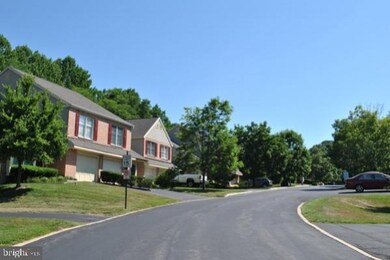 37 May Apple Dr unit 12, Downingtown, PA 19335 - photo 2