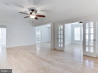 8611 Wintergreen Ct unit 307, Odenton, MD 21113 - photo 3