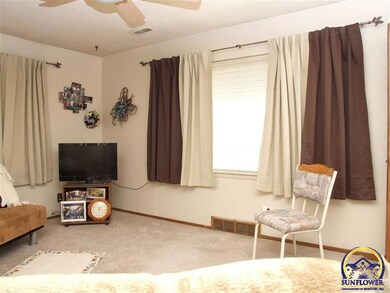 4212 SW 23rd St, Topeka, KS 66614 - photo 2