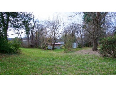 909 Hopson St, Johnson City, TN 37601 - photo 2