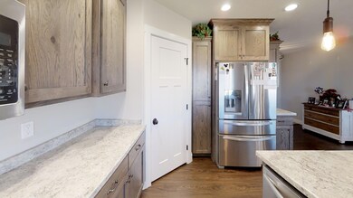 612-West-325-North-Kitchen (1)