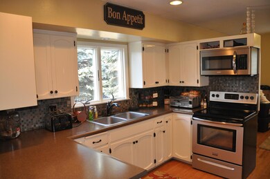 830 S 23rd St, Grand Forks, ND 58201 - photo 7