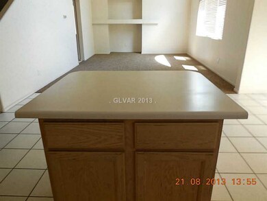 Kitchen. Convenient kitchen island