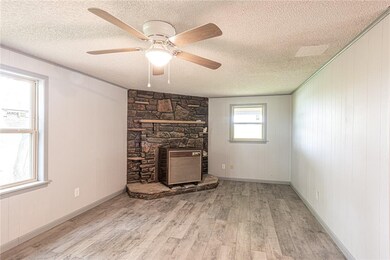 11879 Long Tate Rd, Elkins, AR 72727 - photo 3