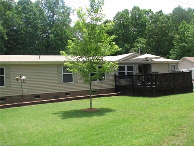 3043 Brookside Ct, Asheboro, NC 27205 - photo 2