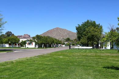 Front view of Camelback Mountain2