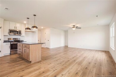 856 Wolf Run Park Blvd, Jeffersonville, IN 47130 - photo 6