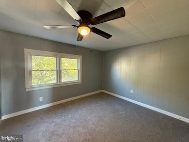 2469 Adrian St, Harrisburg, PA 17104 - photo 7