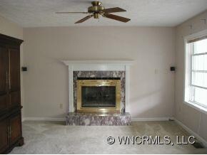 Living Rm w/ Fireplace