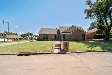 1213 Castle Creek St, Shawnee, OK 74804 - photo 4
