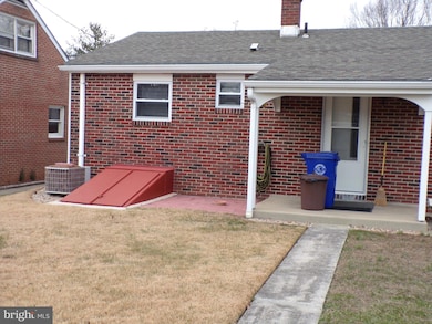 1426 Margaret St, Reading, PA 19605 - photo 6