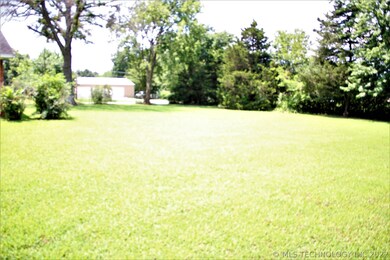 906 Warren Rd, Henryetta, OK 74437 - photo 3