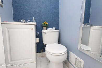 150 Ilyssa Way, Staten Island, NY 10312 - photo 5
