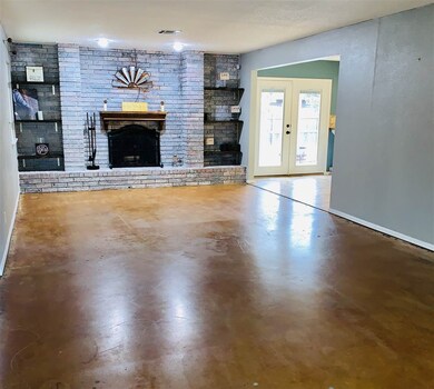 The stained concrete floor is a nice contrast agai