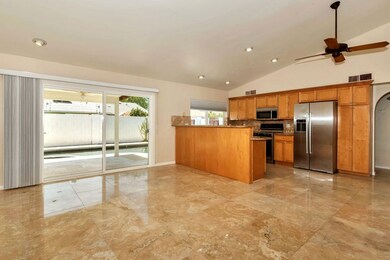 Family room/eat-in kitchen