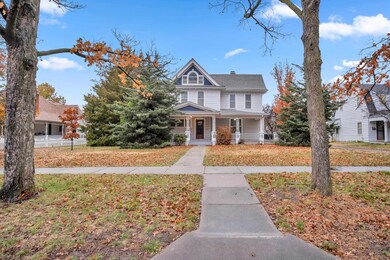 216 W 8th St, Newton, KS 67114 - photo 2