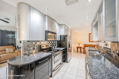 220 Cinnamon Lake Cir, Melbourne, FL 32901 - photo 6