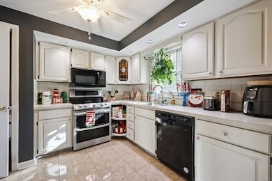 51 Jodi Dr, Wallingford, CT 06492 - photo 3