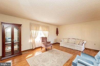 238 Glenridge Dr, Winchester, VA 22602 - photo 4